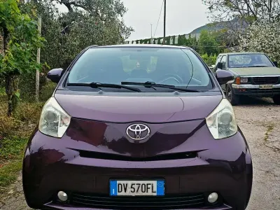 Käytetty Toyota iQ 68 HP (50 kW) 2009 Viistoperä