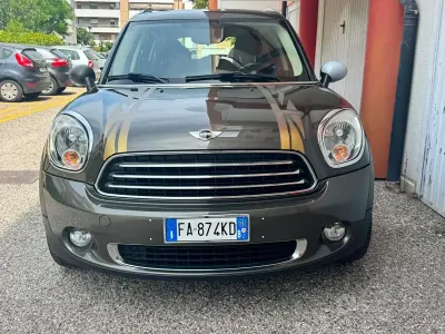 Usata Mini Cooper D Countryman 90 CV (66 kW) 2011 Marrone SUV