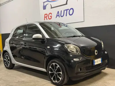 Usata Smart ForFour Proxy 71 CV (52 kW) 2016 Nero Utilitaria