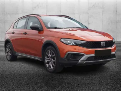 Usata Fiat Tipo Cross 99 CV (72 kW) 2021 Arancione Monovolume