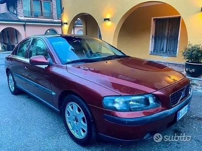 Usata Volvo S60 163 CV (119 kW) 2002 Rosso Berlina