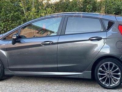Usata Ford Fiesta ST-Line 75 CV (55 kW) 2017 Grigio Berlina