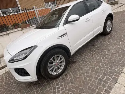Usata Jaguar E-Pace R-Dynamic 150 CV (110 kW) 2019 Bianco SUV