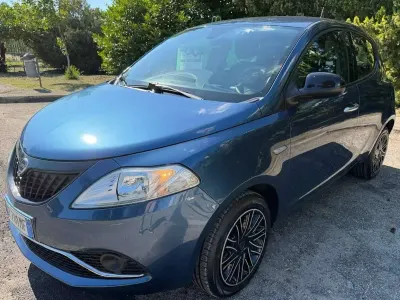 Usata Lancia Ypsilon Silver 69 CV (50 kW) 2023 Blu velvet 784/a. Utilitaria