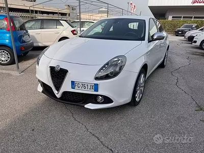 Usata Alfa Romeo Giulietta Super 120 CV (88 kW) 2016 Bianco Utilitaria