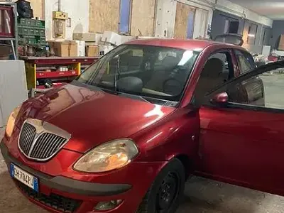 Usata Lancia Ypsilon 80 CV (58 kW) 2003 Rosso Utilitaria