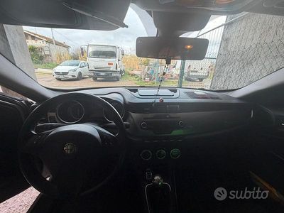 Usata Alfa Romeo Giulietta 140 CV (102 kW) 2011 Grigio Utilitaria