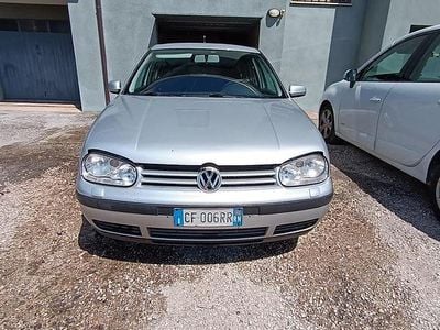 Usata VW Golf IV 101 CV (74 kW) 2002 Grigio Berlina