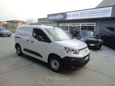 Usata Fiat Doblò 102 CV (75 kW) 2023 Bianco Monovolume