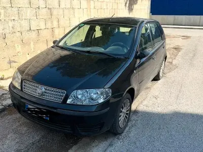 Usata Fiat Grande Punto 65 CV (47 kW) 2009 Nero Utilitaria