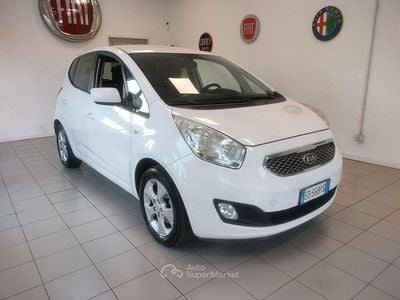 Begagnad Kia Venga 90 HK (66 kW) 2010 Vit Halvkombi