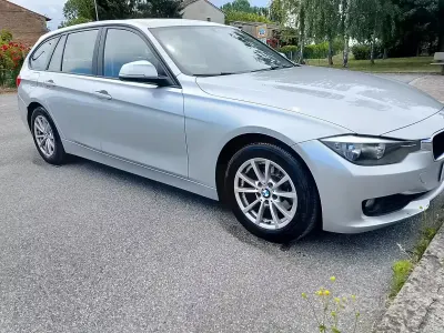 Usata BMW 318 Sport Line 150 CV (110 kW) 2015 Grigio Station wagon