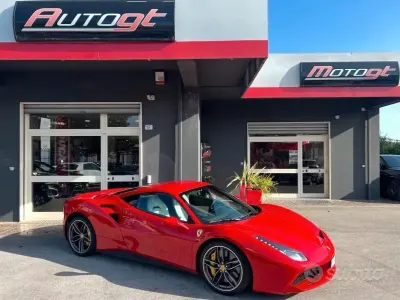 Usata Ferrari 488 670 CV (492 kW) 2019 Rosso Coupé