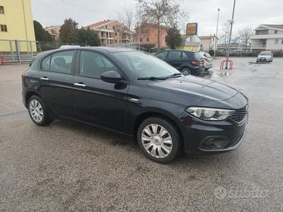 Usata Fiat Tipo 120 CV (88 kW) 2017 Nero Berlina