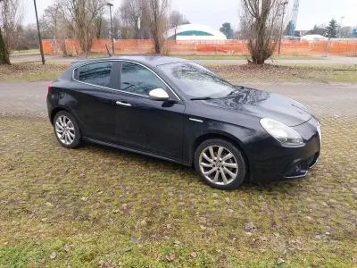Usata Alfa Romeo Giulietta 120 CV (88 kW) 2013 Nero Utilitaria