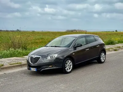 Usata Lancia Delta Gold 120 CV (88 kW) 2012 Grigio Utilitaria