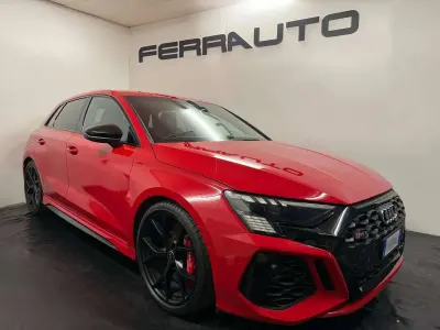 Usata Audi RS3 Ambiente 400 CV (294 kW) 2022 Rosso tango metalizzato Berlina