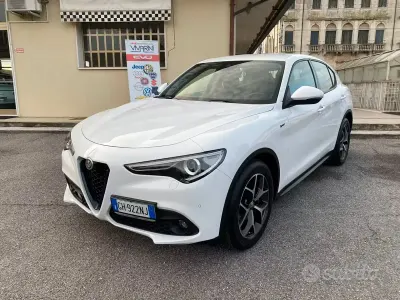Usata Alfa Romeo Stelvio Sprint 190 CV (139 kW) 2021 Bianco lunare SUV