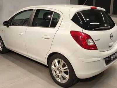 Usata Opel Corsa Sport 86 CV (63 kW) 2012 Bianco Berlina