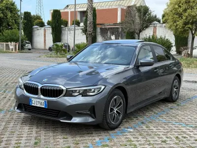 Usata BMW 318 Comfort Edition 149 CV (109 kW) 2022 Grigio Berlina