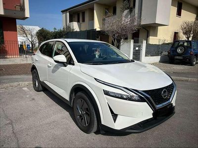 Usata Nissan Qashqai Acenta 140 CV (102 kW) 2021 Bianco SUV