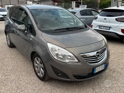 Usata Opel Meriva Cosmo 95 CV (69 kW) 2011 Grigio Monovolume