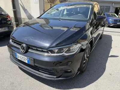 Usata VW Polo Life 95 CV (69 kW) 2022 Nero Utilitaria