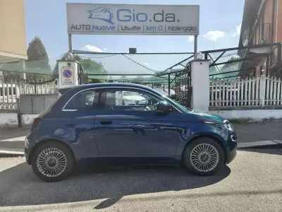 Usata Fiat 500e 86 kW (118 CV) 2020 Blu/azzurro Utilitaria
