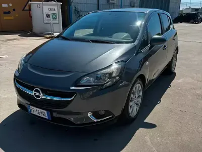 Usado Opel Corsa 75 CV (55 kW) 2018 Gris Utilitario