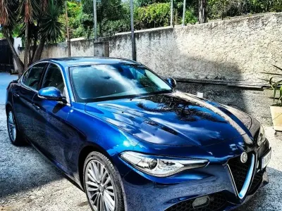 Usata Alfa Romeo Giulia 190 CV (139 kW) 2018 Bluazzurro Berlina