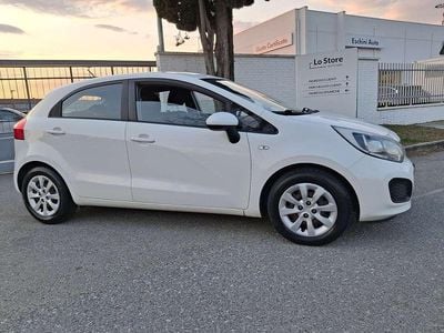 Usata Kia Rio EX 75 CV (55 kW) 2013 Bianco Berlina
