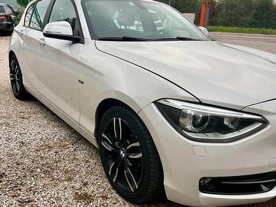 Usata BMW 118 Sport Line 143 CV (105 kW) 2015 Bianco Utilitaria