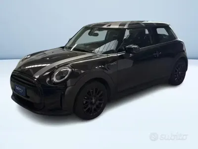 Begagnad Mini Cooper 2023 Svart Halvkombi