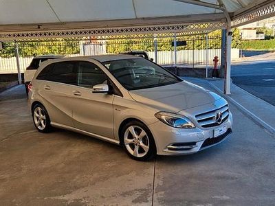 Usata Mercedes B180 Premium 110 CV (80 kW) 2012 Argento Monovolume