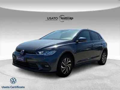 Usata VW Polo Life 95 CV (69 kW) 2024 Grigio Utilitaria