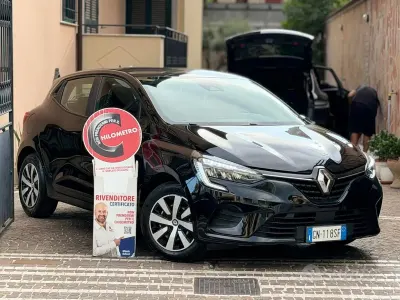 Usata Renault Clio V Equilibre 66 CV (48 kW) 2023 Nero Berlina