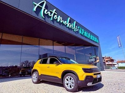 Begagnad Jeep Avenger 101 HK (74 kW) 2024 Guld SUV