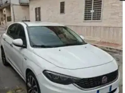 Usata Fiat Tipo 120 CV (88 kW) 2018 Bianco Berlina
