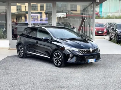 Usata Renault Clio V Esprit Alpine 91 CV (66 kW) 2025 Nero Berlina