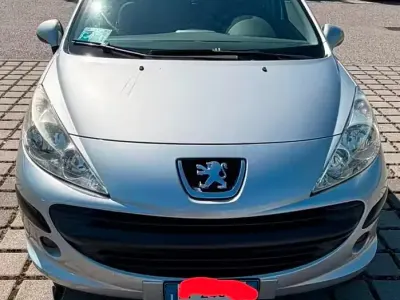 Usata Peugeot 207 73 CV (53 kW) 2008 Grigio Berlina