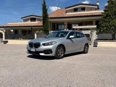 Usata BMW 116 Advantage 116 CV (85 kW) 2021 Argento Utilitaria
