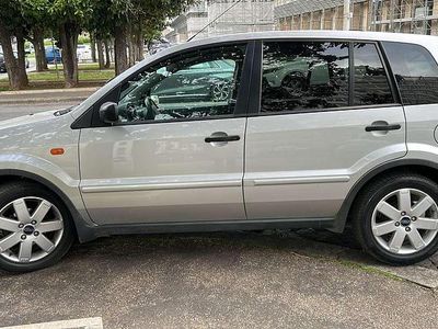 Usata Ford Fusion Collection 101 CV (74 kW) 2005 Argento SUV
