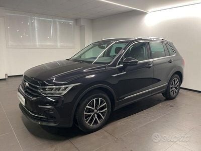 Usata VW Tiguan Life 122 CV (89 kW) 2022 Nero SUV