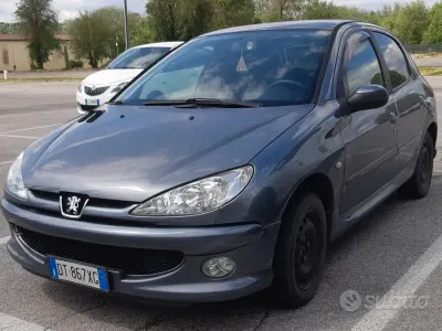 Usata Peugeot 206 75 CV (55 kW) 2009 Grigio Berlina