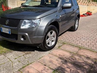 Usata Suzuki Grand Vitara 185 CV (136 kW) 2006 Grigio SUV