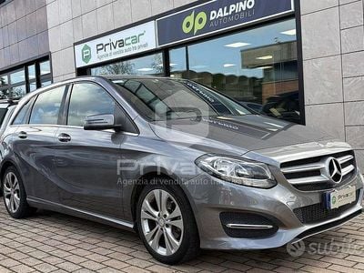 Usata Mercedes B180 Business 109 CV (80 kW) 2015 Grigio Monovolume