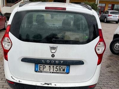 Begagnad Dacia Lodgy Lauréate 90 HK (66 kW) 2012 Minibuss