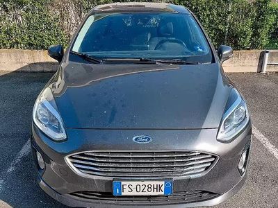 Usata Ford Fiesta 86 CV (63 kW) 2018 Grigio Utilitaria