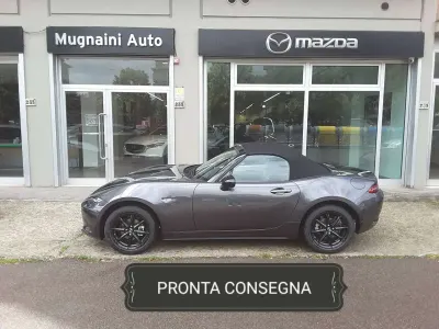 Nuova Mazda MX5 Prime-Line 132 CV (97 kW) 2026 Machine grey met Cabrio