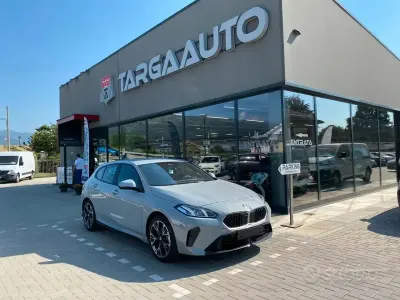 Usata BMW 120 M Sport 170 CV (125 kW) 2025 Grigio Utilitaria